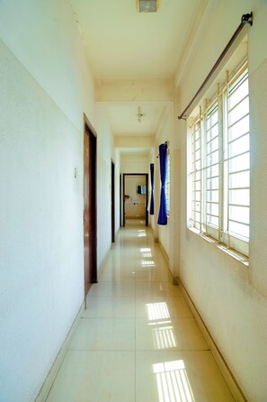 Building design - Hotel Breezeland - Erode Railway Station (Erode)