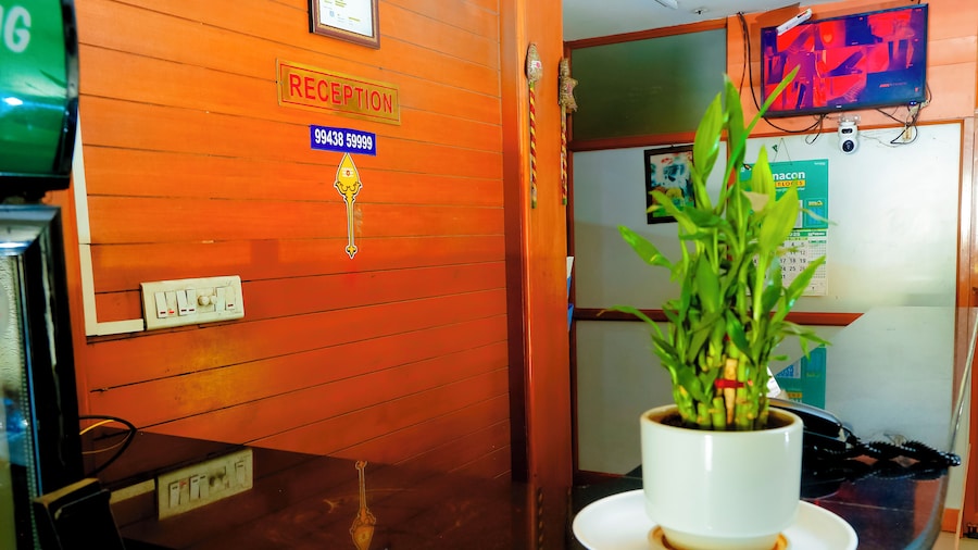 Hotel Breezeland - Erode Railway Station