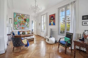 Téléviseur, livres