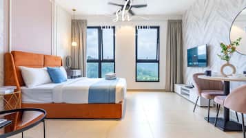Iron/ironing board, free WiFi, bed sheets