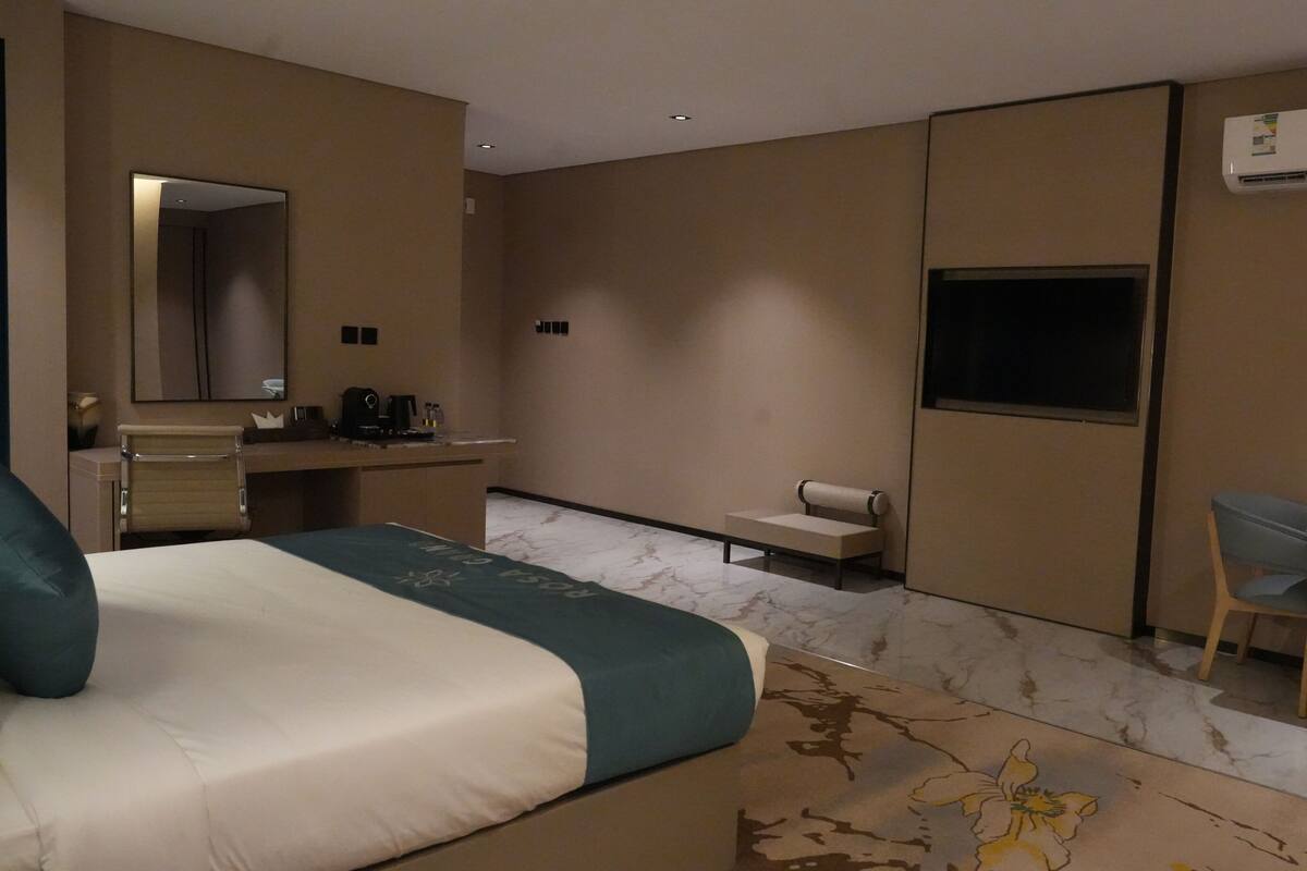 Junior Studio Suite