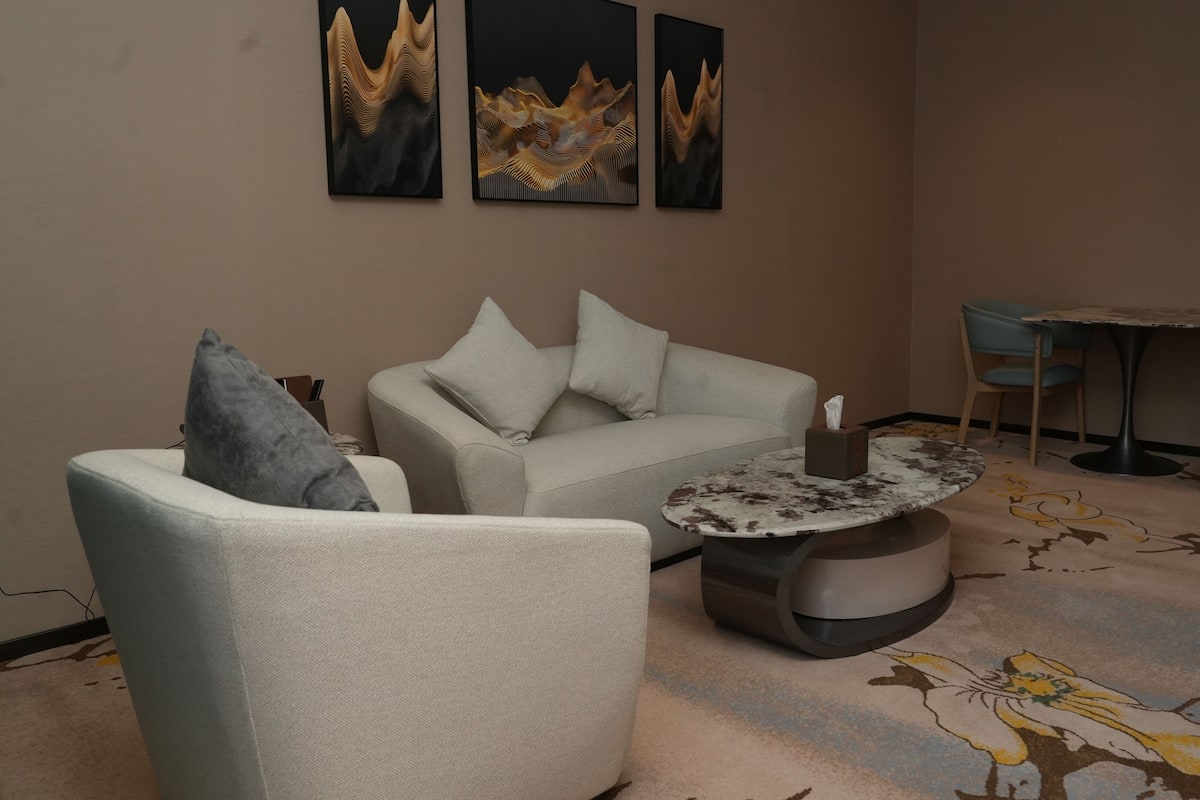 Junior Studio Suite, 1 Queen Bed