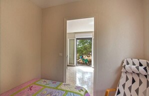 1 chambre, literie fournie