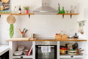 Refrigerador, microondas, horno y lavavajillas 