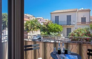 Outdoor dining - Casa San Roccu (Saint-Florent)