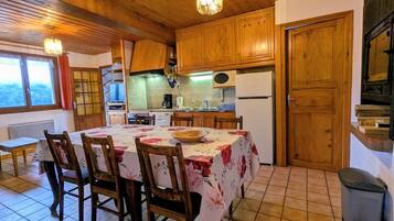 Réfrigérateur, micro-ondes, lave-vaisselle