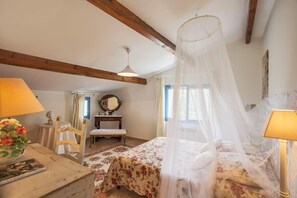 6 chambres, fer et planche à repasser, Wi-Fi, literie fournie