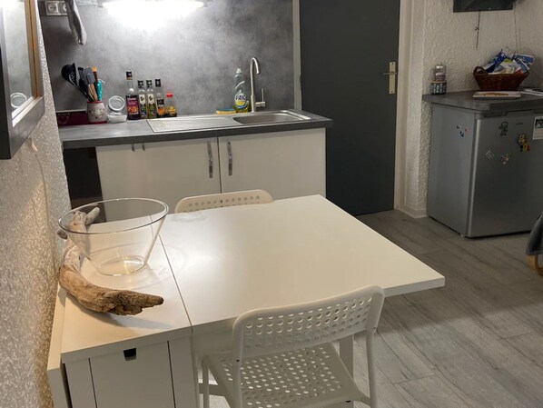 Fridge, microwave, toaster