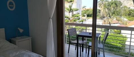 2 chambres, bureau, fer et planche à repasser, Wi-Fi gratuit