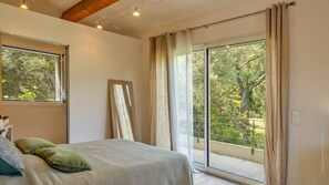 2 chambres, fer et planche à repasser, Wi-Fi, draps fournis