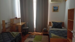 2 bedrooms, iron/ironing board, WiFi