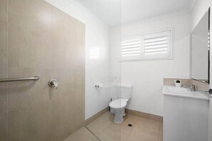 Hair dryer, towels - Unit 11 - Peaceful Garden Escape - 2BR Noosaville Getaway (Noosaville)