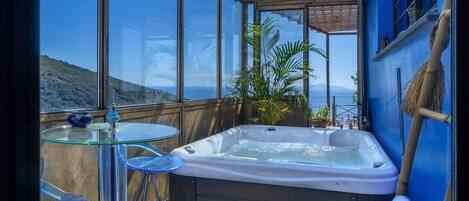 Bain à remous intérieur