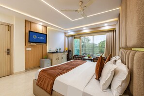Deluxe Room, City View | Soundproofing, free WiFi - Hotel Downtown by Quadis - East of Kailash (New Delhi)