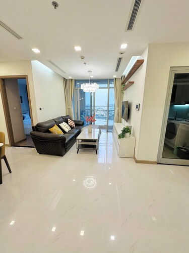 Saigon River View Apartment in Vinhomes Central Park 7
