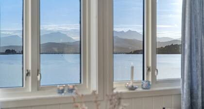 Steam Pier Adventure Hotel