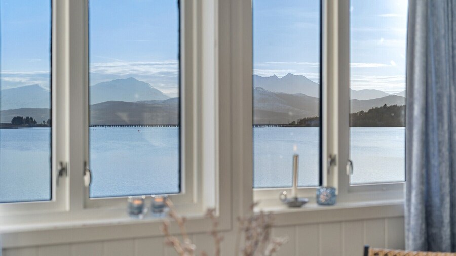 Steam Pier Adventure Hotel