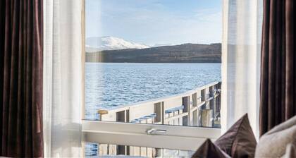 Steam Pier Adventure Hotel