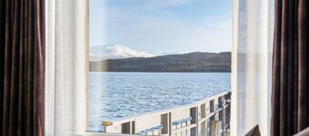 Steam Pier Adventure Hotel