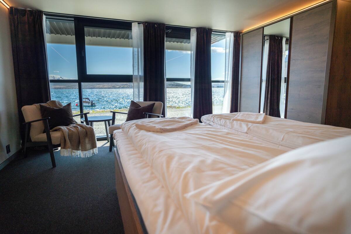 Seafront Apartment | 隔音、免费 WiFi