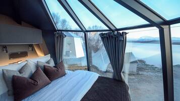 Soundproofing, free WiFi