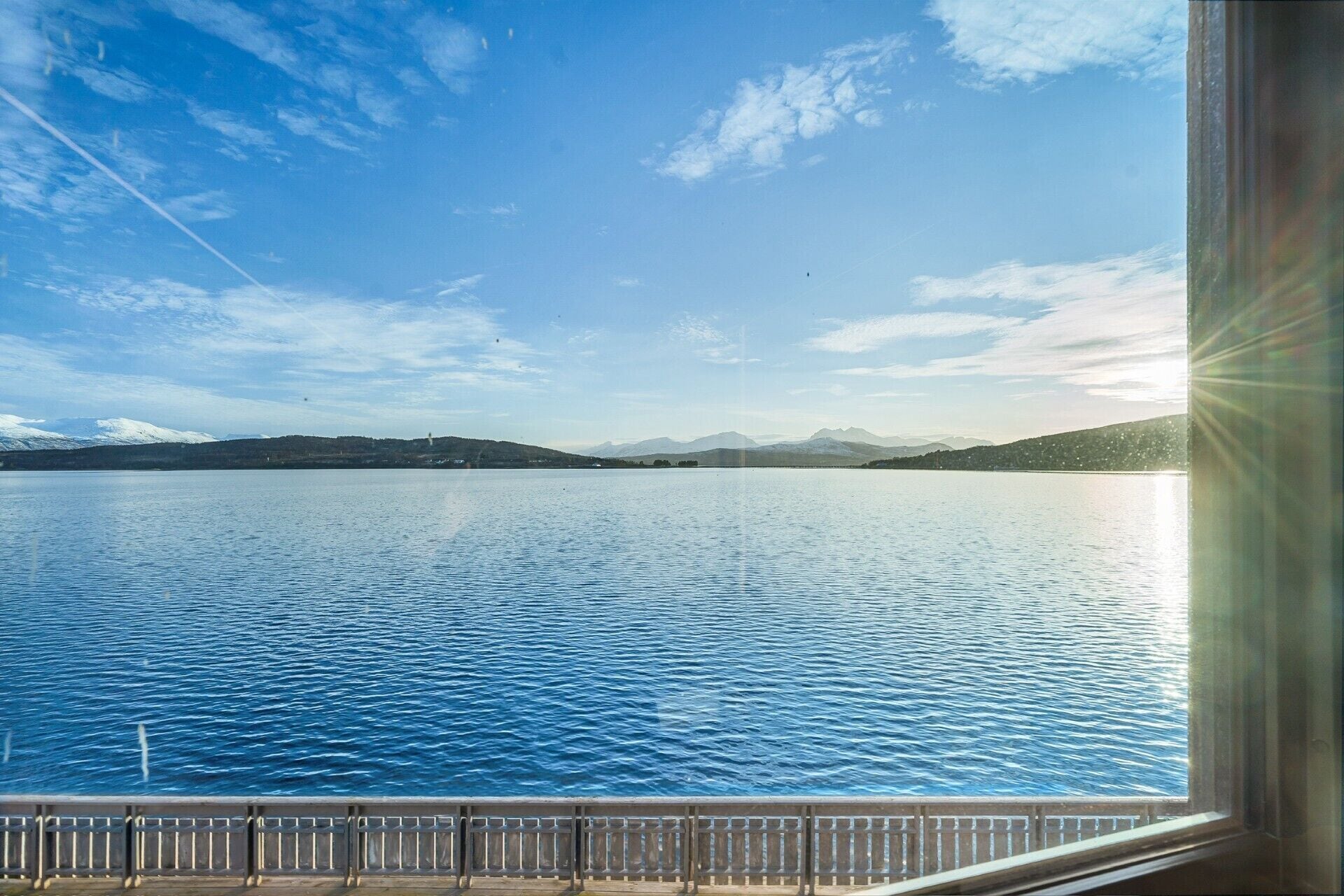 Whale Apartment | Lydisolert og wi-fi (inkludert)