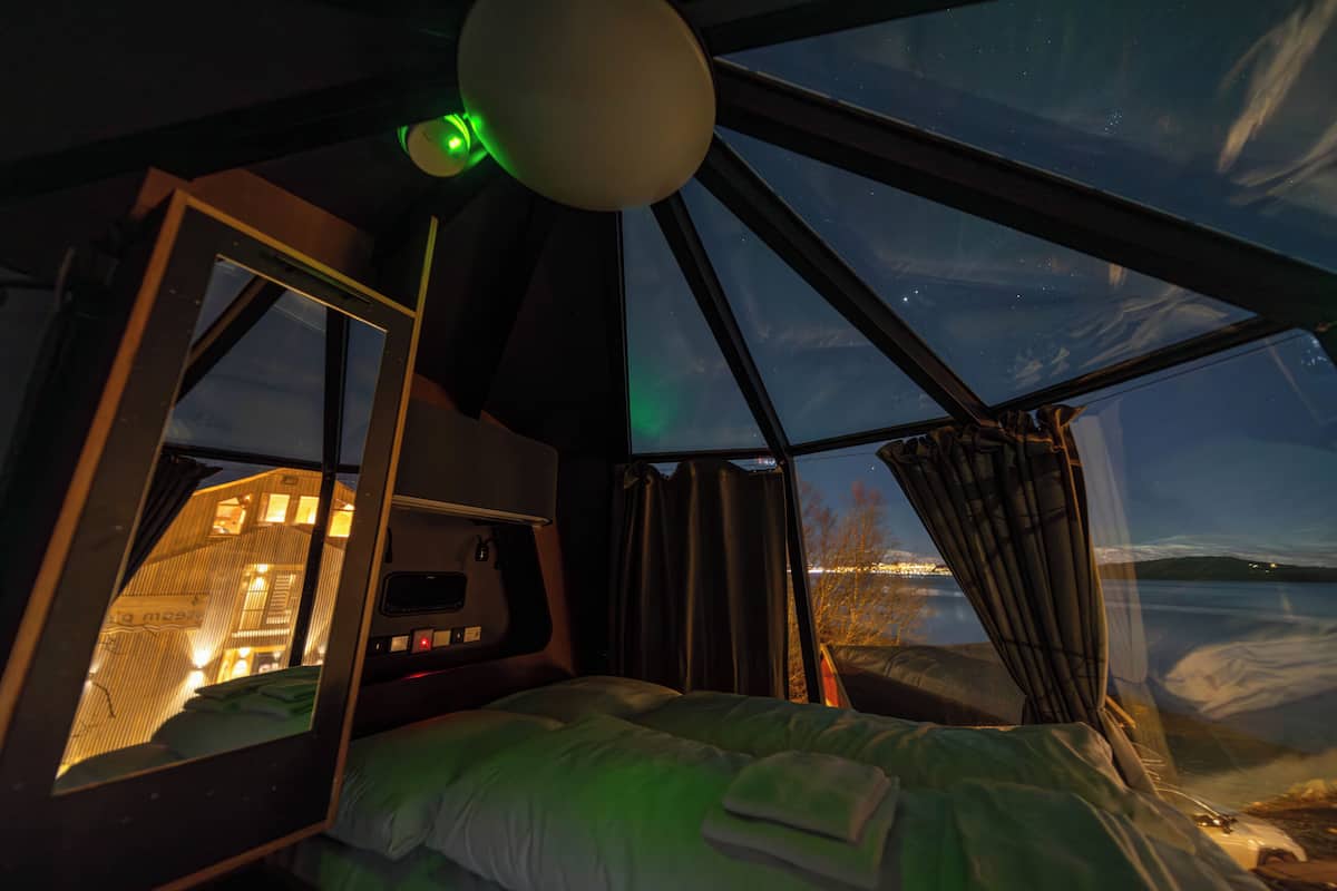 Aurora Hut | Soundproofing, free WiFi