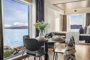 Wolverine Apartment | Soundproofing, free WiFi