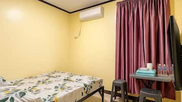 Laptop workspace, free WiFi