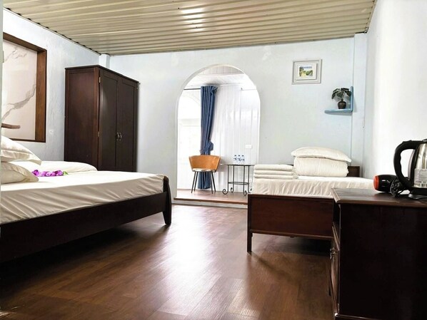 Quarto casal, vista para a montanha | Ferros/tábuas de passar roupa, Wi-Fi de cortesia