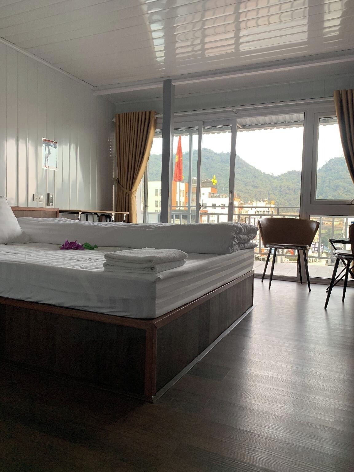 ダブルルーム マウンテンビュー | アイロン / アイロン台、WiFi (無料)