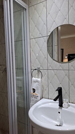 Executive Room | Bathroom