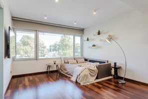 3 slaapkamers, een strijkplank/strijkijzer, wifi, beddengoed