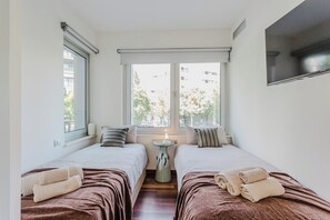 Ferros/tábuas de passar roupa, Wi-Fi, roupa de cama