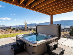 مغطس سبا خارجي