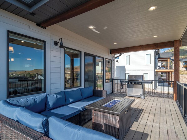 Terrace/patio - Adventure Year-Round, Steps from Powder Mountain 4 bedroom home with Hot Tub (Eden)