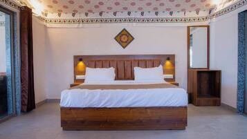 ํ๋ฆฌ๋ฏธ์ ํ
ํธ | ๊ฐ์ค ๋ด ํธ์ ์์ค/์๋น์ค