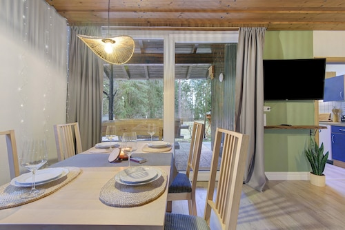 Holiday Home 'Am Neubäuer See' with Private Terrace, Shared Garden and Wi-Fi