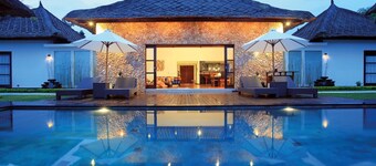 THE JIWA, a tropical Luxury Villa with Ocean Views&Lush Garden near Gili Island