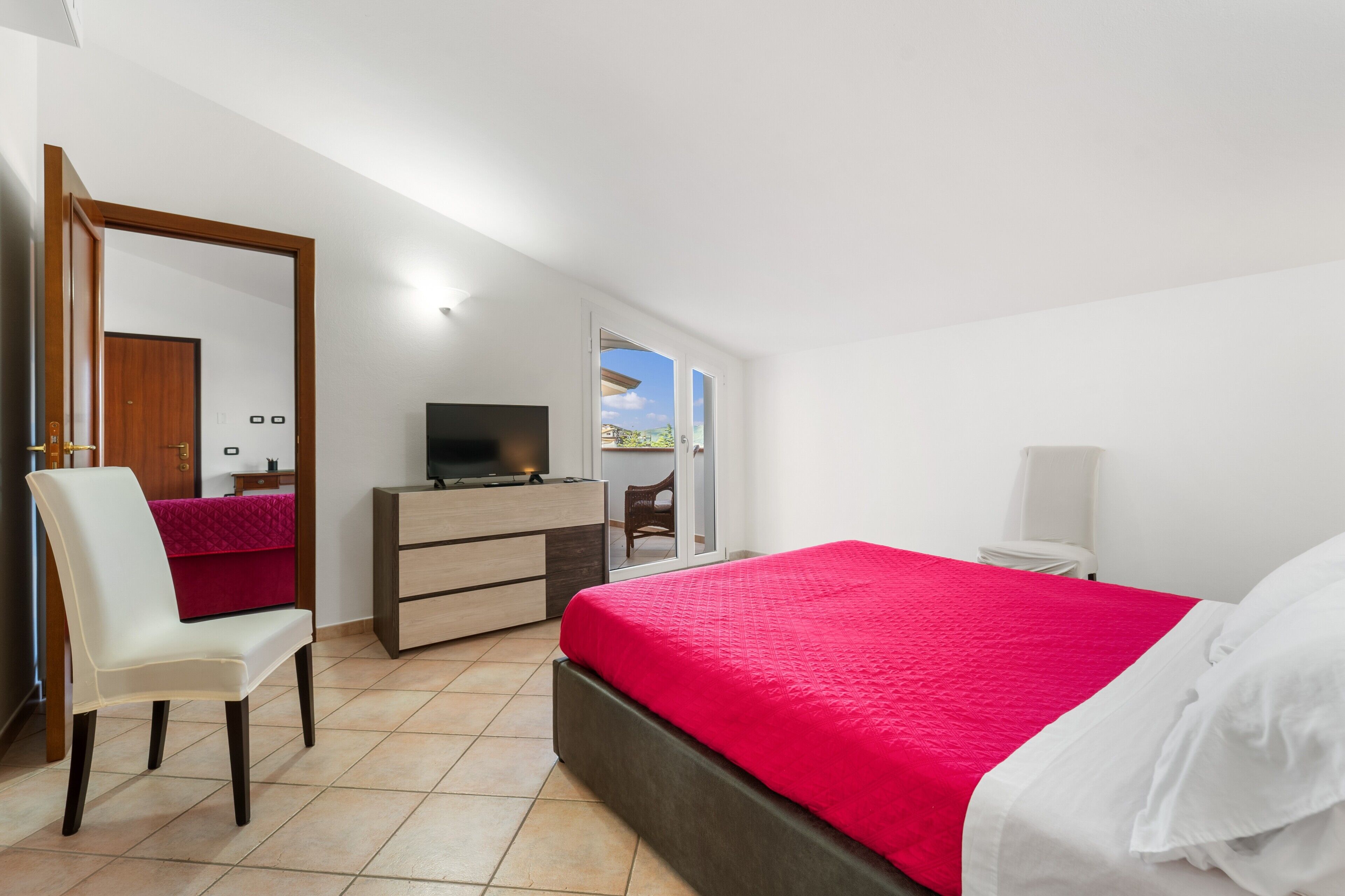 2 chambres, fer et planche à repasser, draps fournis