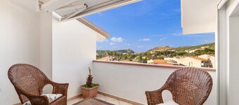 Apartment 'Mayor's House' with Mountain View, Private Terrace and Air Conditioning