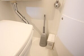 مجففات شعر، مناشف، ورق حمّام