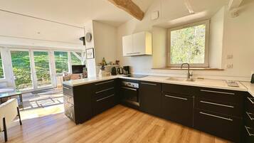 Fridge, microwave, stovetop