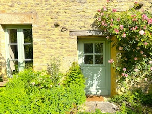 Exterior detail - Entire gîte, Le Bourguignon (Montoillot)