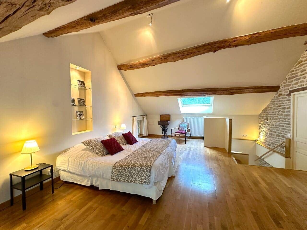 7 bedrooms, desk, iron/ironing board, free WiFi