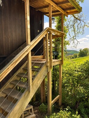 Property grounds - The treehouse (Montoillot)