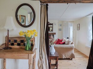 Cottage | Living area