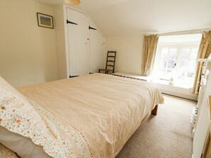 4 عدّة غرف نوم وبديكورات فريدة لكل غرفة وطراز فريد لكل وحدة