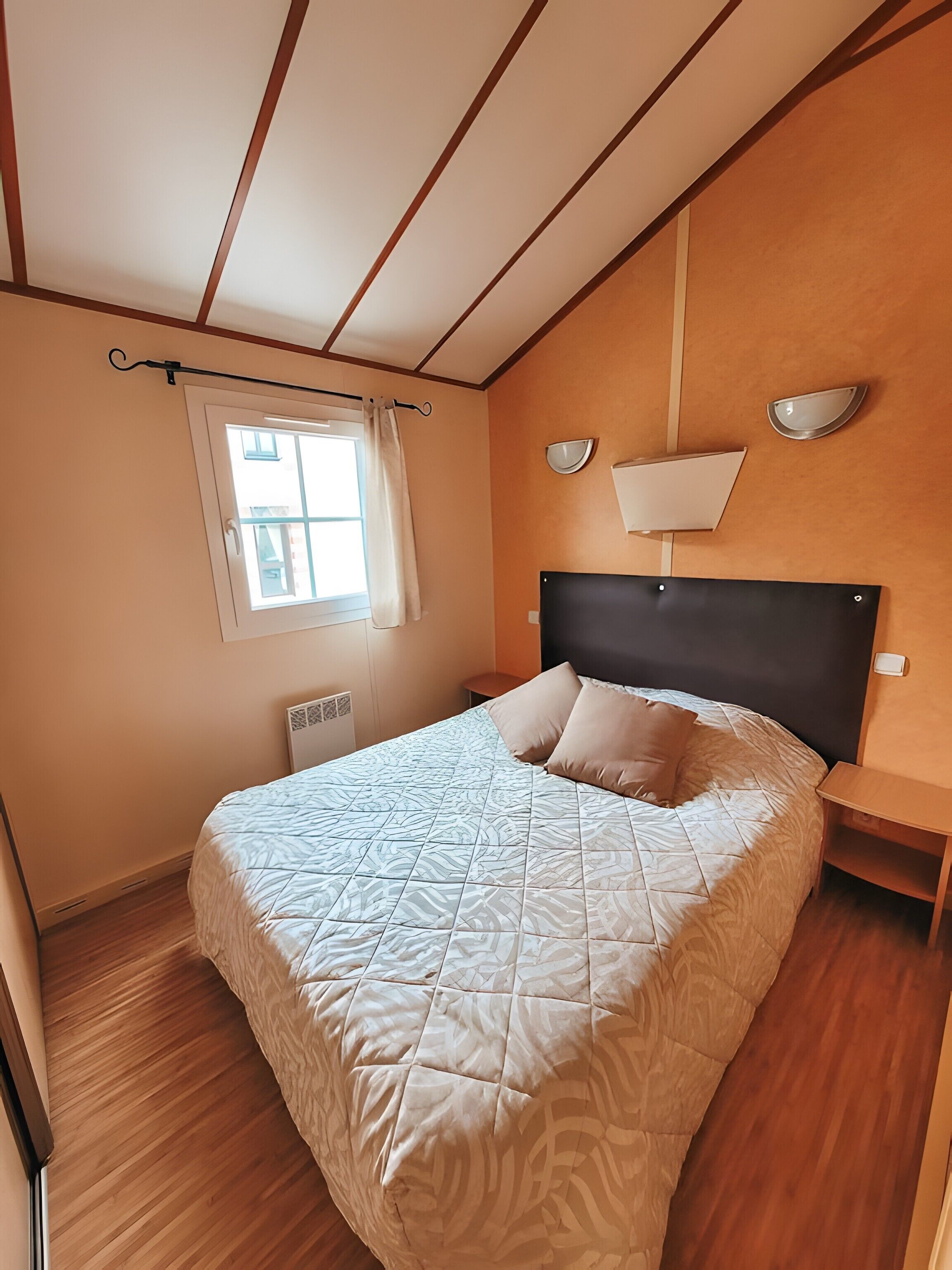 3 slaapkamers, een strijkplank/strijkijzer, wifi