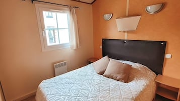 3 slaapkamers, een strijkplank/strijkijzer, wifi